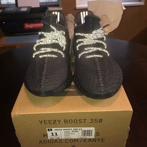 Yeezy 350 boost V2 triple black